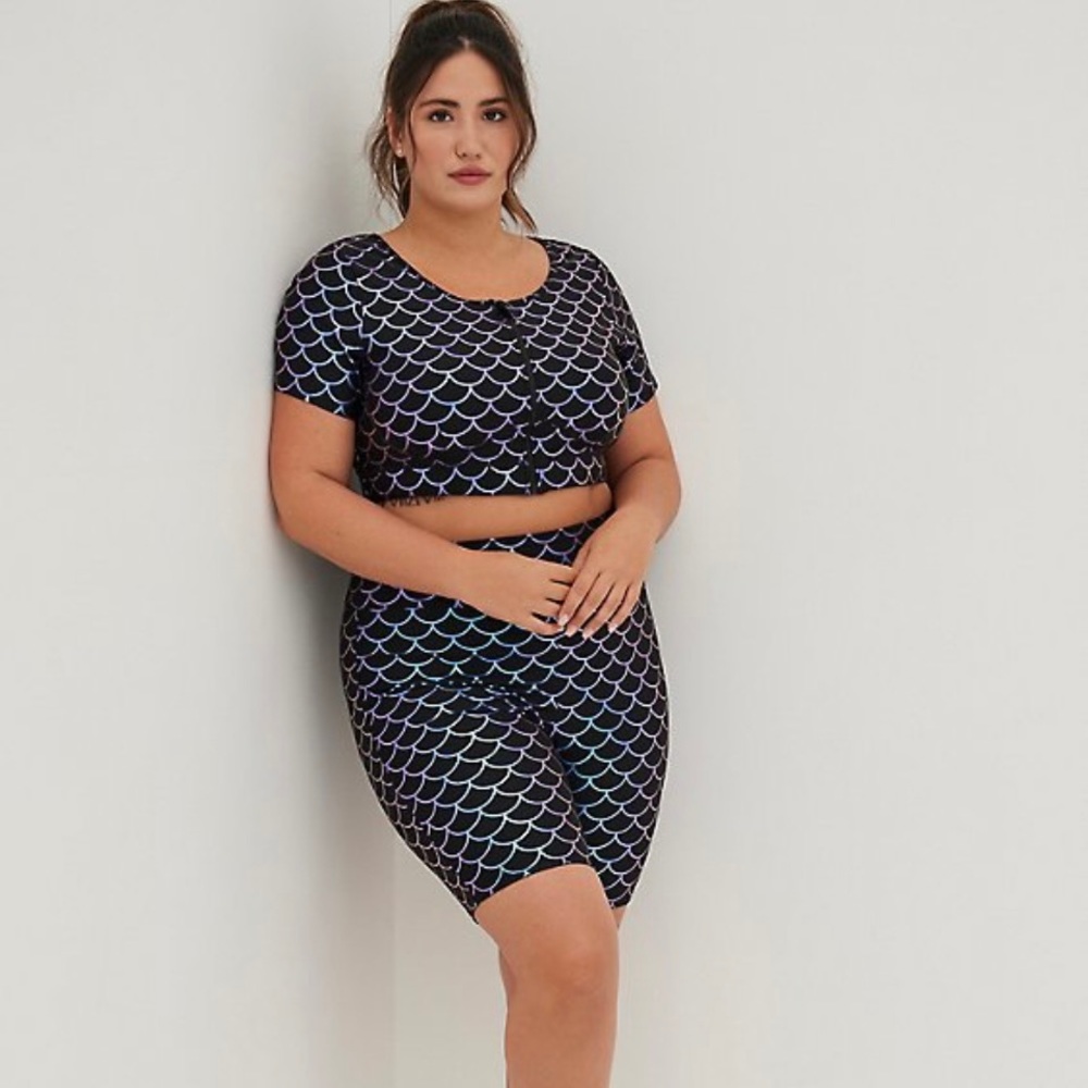 Torrid - zip front, short sleeve, swim top, mermaid